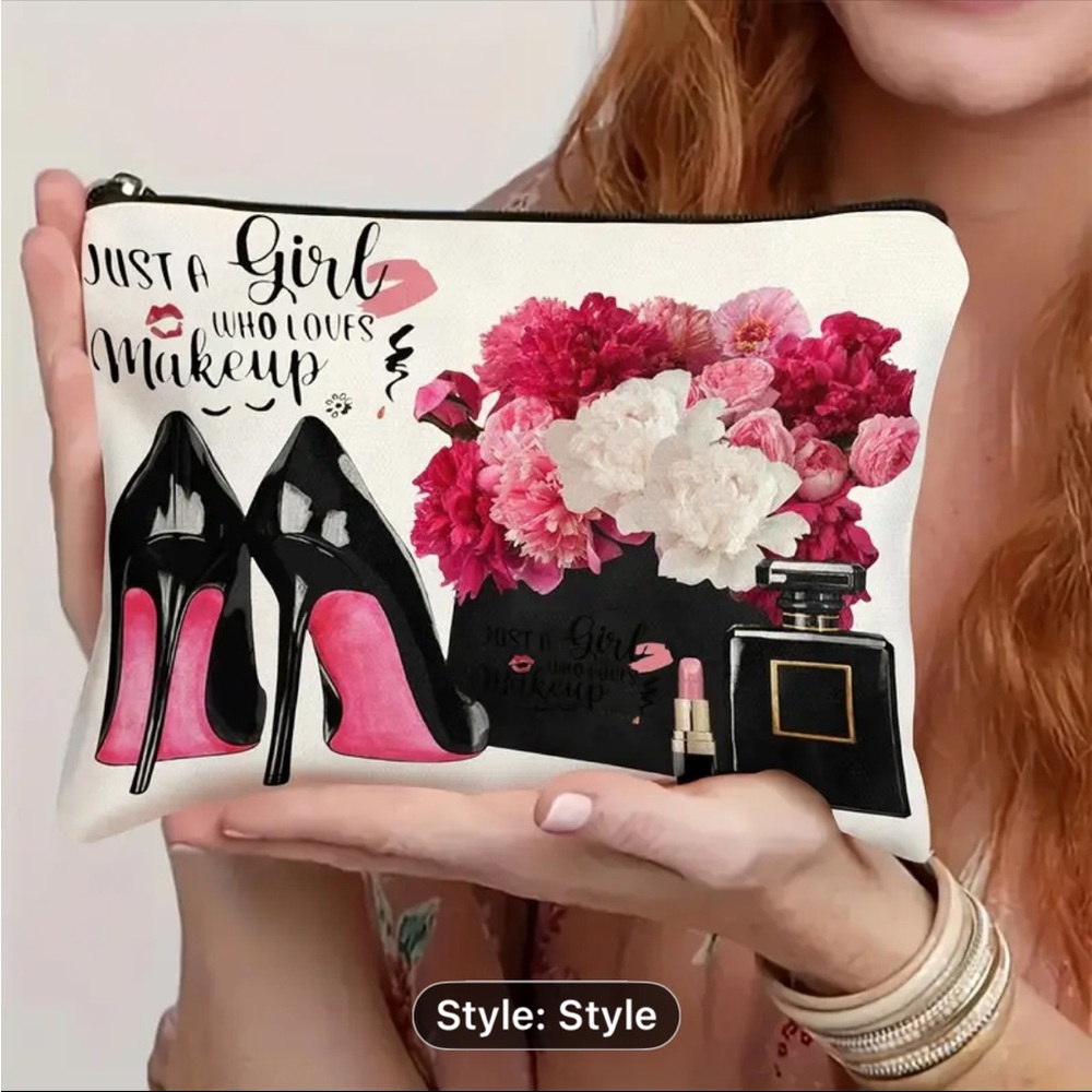 Stylish Makeup-Themed Women's Clutch